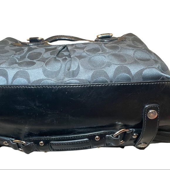 Authentic Coach purse - Picture 4 of 9